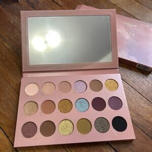Laura Lee x Lunar Beauty Eyeshadow palette